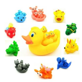 Baby Squeaky Ducks Family Bath Toy Kid Game Toys 4Pcs/Set